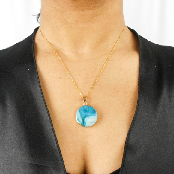 New Ambery Agate Round Necklace - Picture 5 of 8